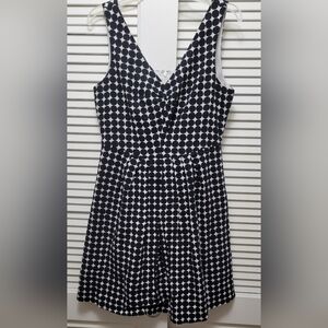 Banana Republic Black and White Striped Brand Label